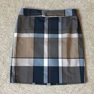 Plaid mini pencil skirt.